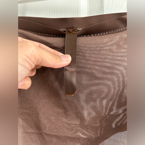 Skims Sheer Sculpt Bandeau and High-waisted Thong Set Size Medium - Picture 11 of 15